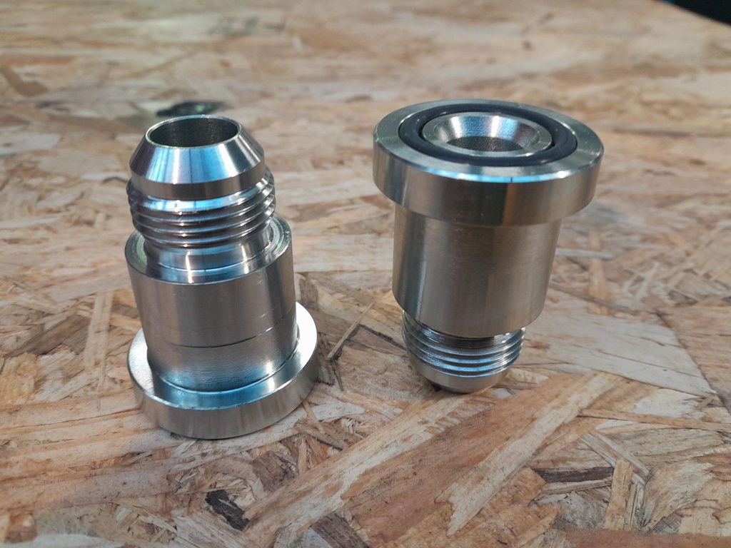 1 - 1/4 C62 Flange x 1 - 5/8 JICM